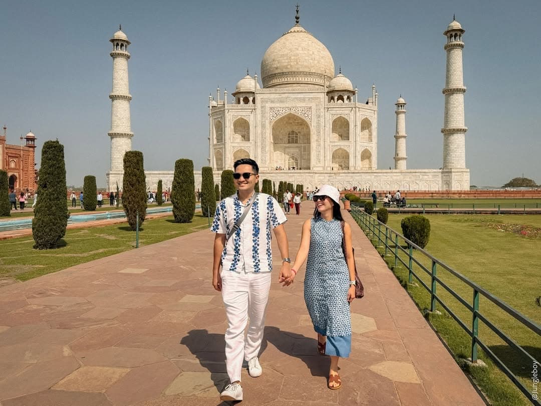 Taj Mahal Client Couple Photo